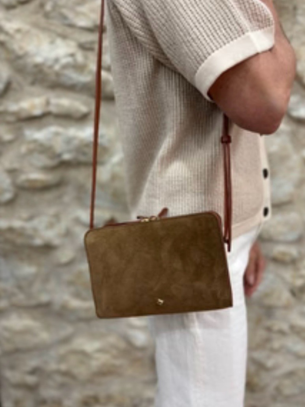 Black Croc-Embossed Crossbody: Le Beá by Herbert Frère Sœur - Picture 9 of 9